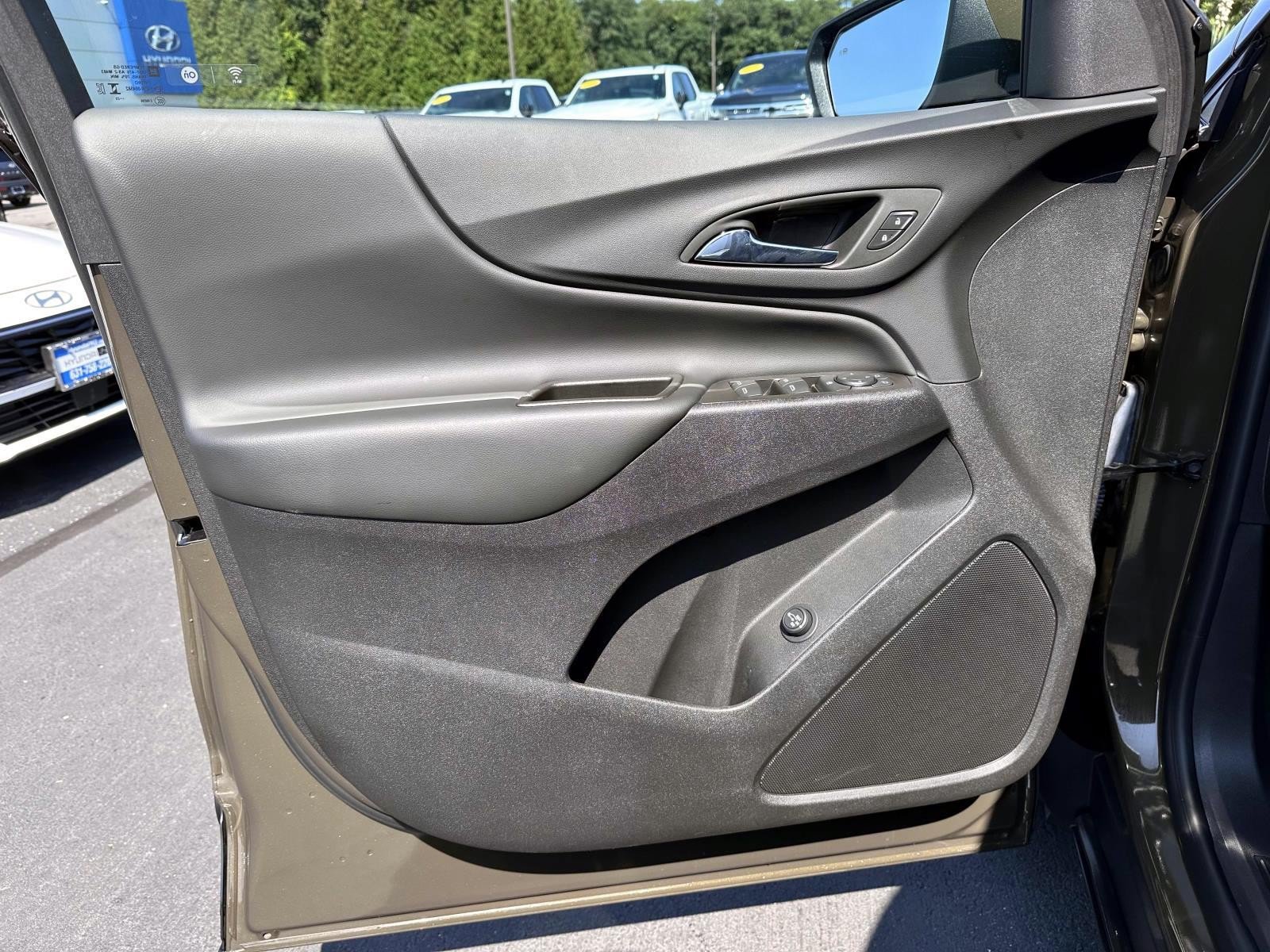 Used 2023 Chevrolet Equinox LT AWD/4WD image 8