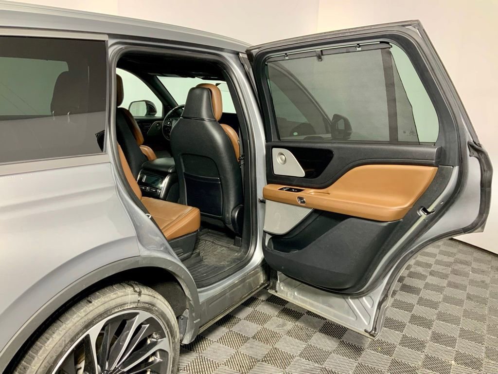 Used 2020 Lincoln Aviator Reserve w/ Equipment Group 202A AWD/4WD image 27