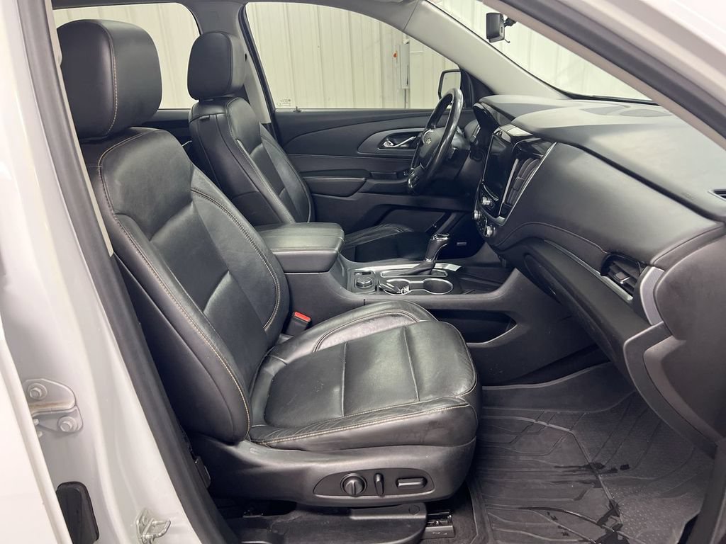 Used 2020 Chevrolet Traverse Premier w/ Redline Edition AWD/4WD image 23