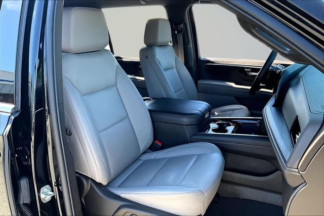 Used 2025 Chevrolet Suburban LT AWD/4WD image 28