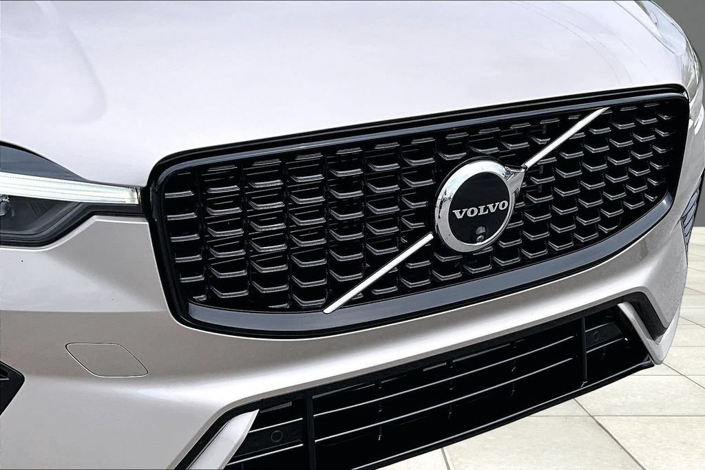 Used 2024 Volvo XC60 T8 Plus w/ Protection Package Premier AWD/4WD image 28
