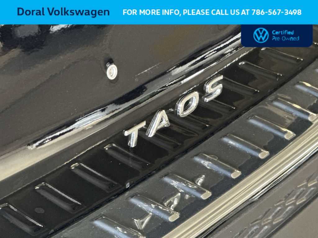 Used 2025 Volkswagen Taos SE FWD image 10