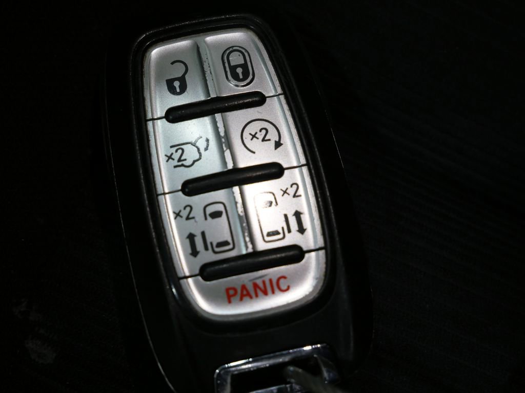 Used 2022 Chrysler Voyager LX image 30