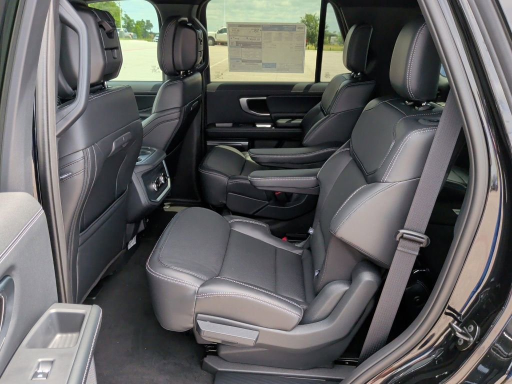 New 2026 Ford Expedition Platinum w/ Stealth Appearance Package AWD/4WD image 38