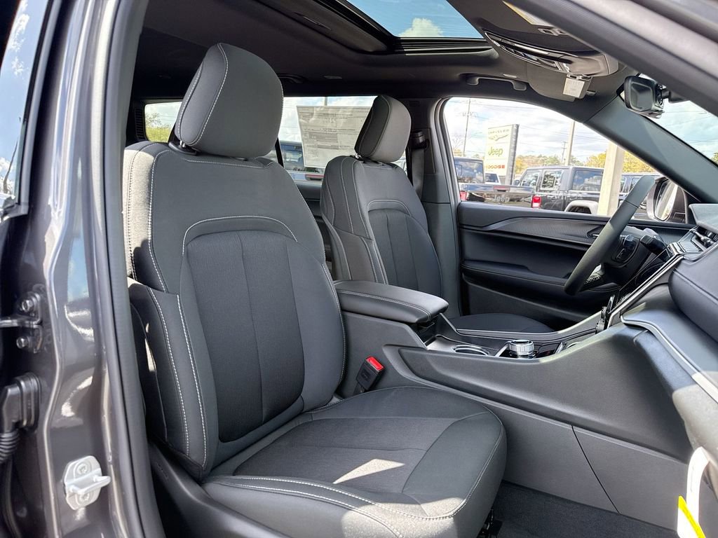 New 2026 Jeep Grand Cherokee L 4WD image 28