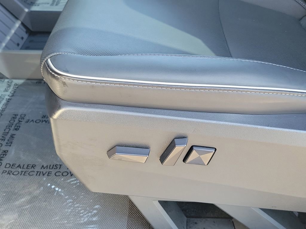 Used 2025 Tesla Cybertruck AWD Crew Cab image 17