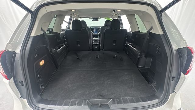 Certified 2023 Subaru Ascent Premium w/ Convenience Package image 17