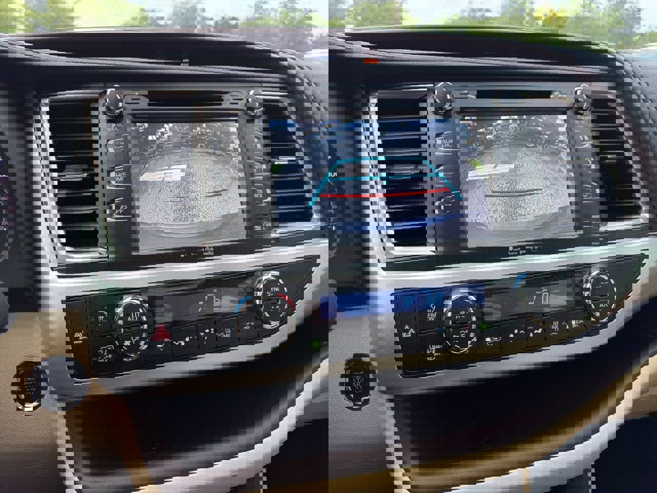 Used 2019 Toyota Highlander XLE image 11