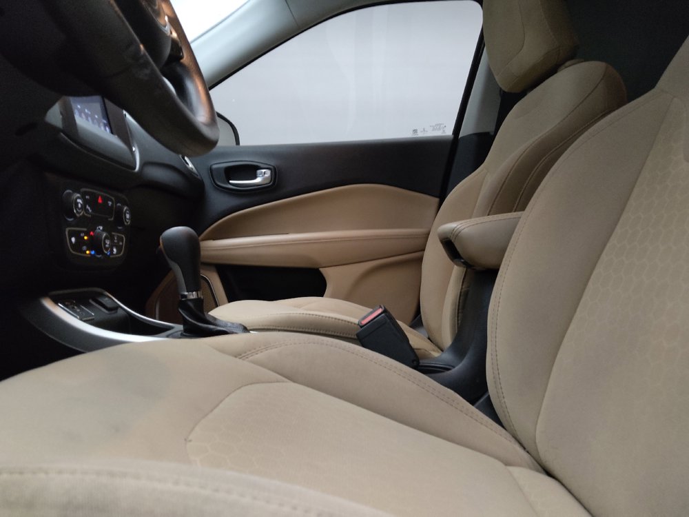 Used 2019 Jeep Compass Sport w/ Tech Group FWD image 17