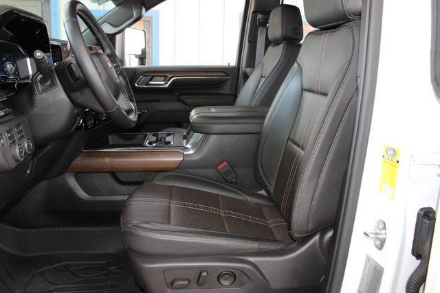 Used 2024 Chevrolet Silverado 3500 High Country w/ High Country Premium Package image 26