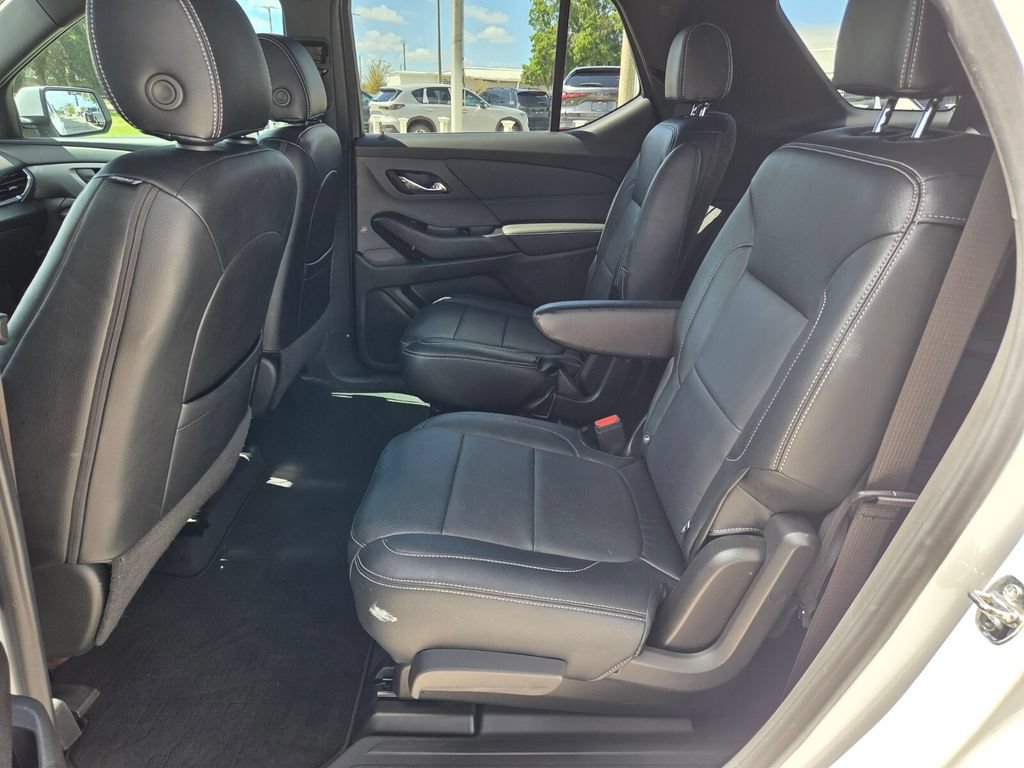Used 2023 Chevrolet Traverse LT FWD image 6