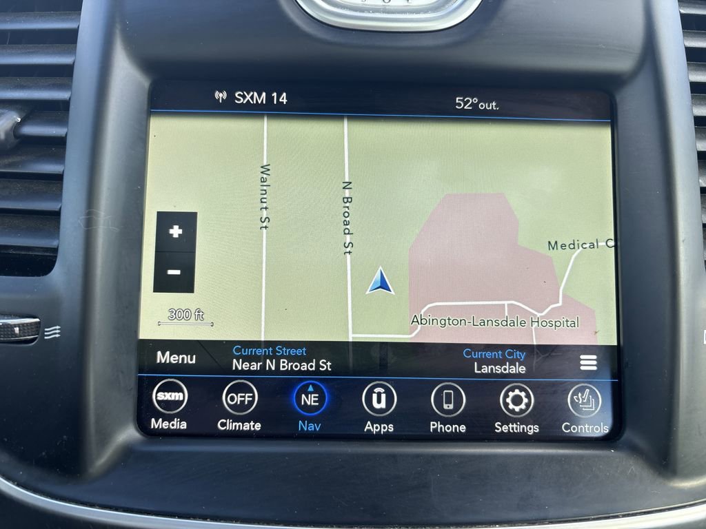 Used 2018 Chrysler 300 Limited w/ Safetytec Plus Group image 23