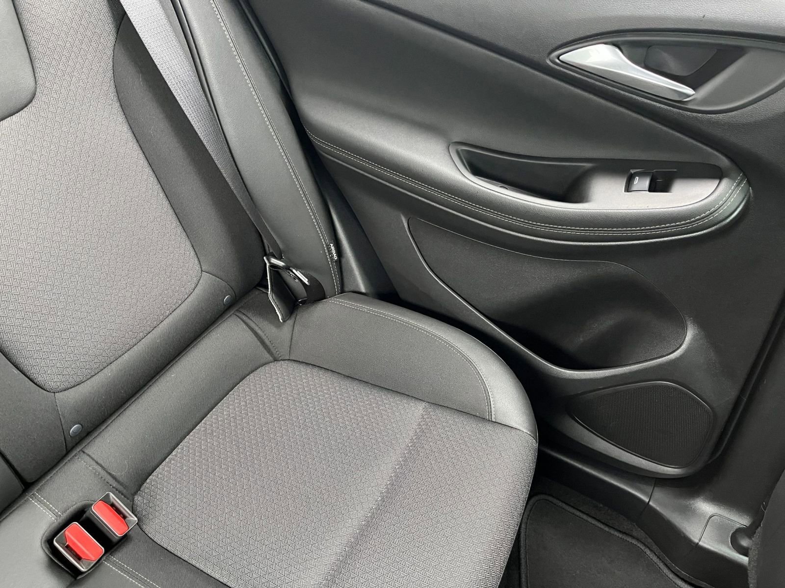 Used 2025 Buick Encore GX Preferred image 36