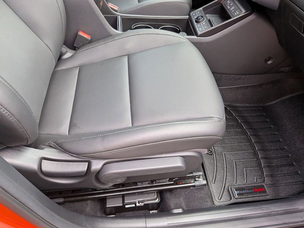 Used 2024 Hyundai Kona Limited image 31