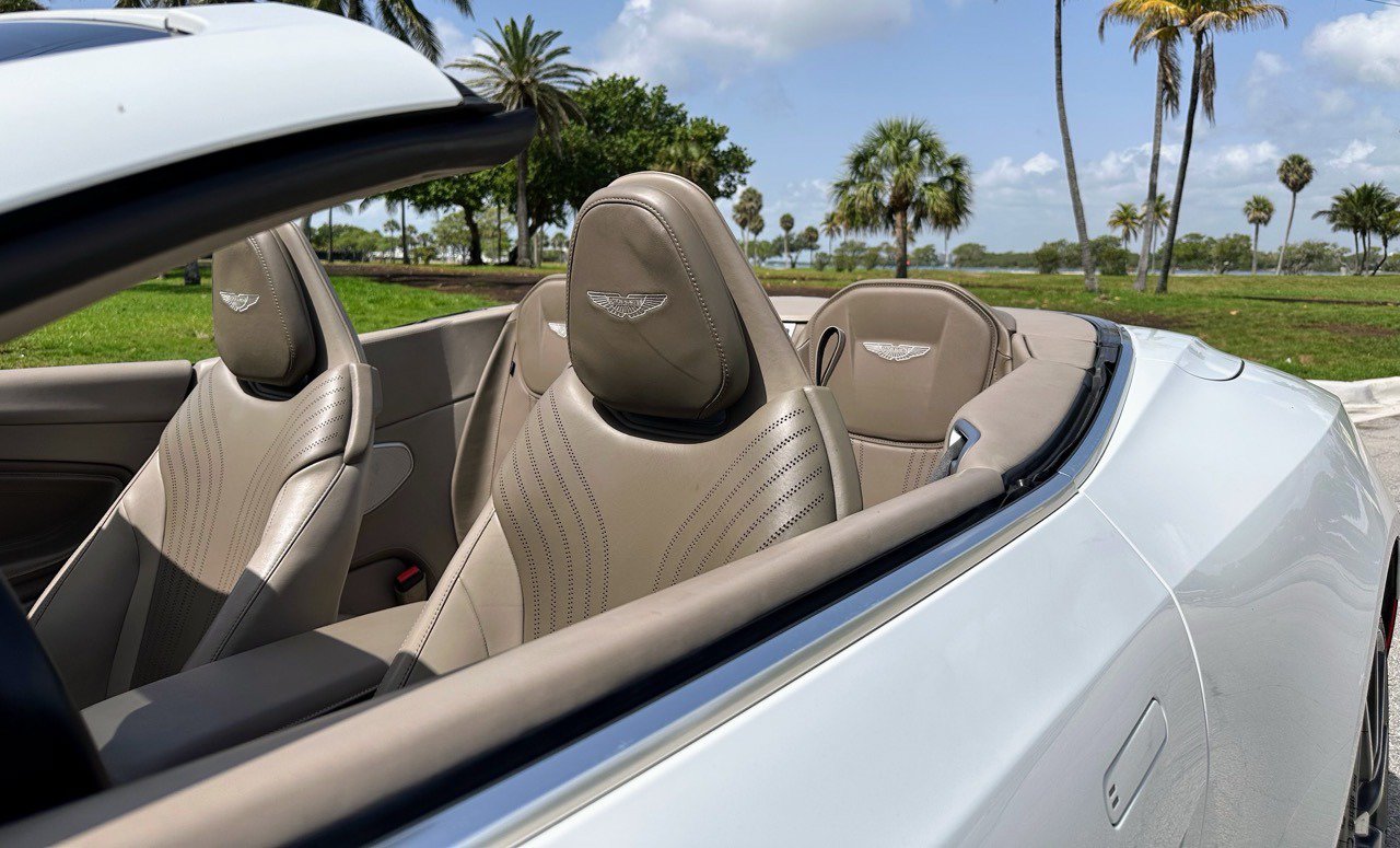 Used 2019 Aston Martin DB11 Volante RWD image 17