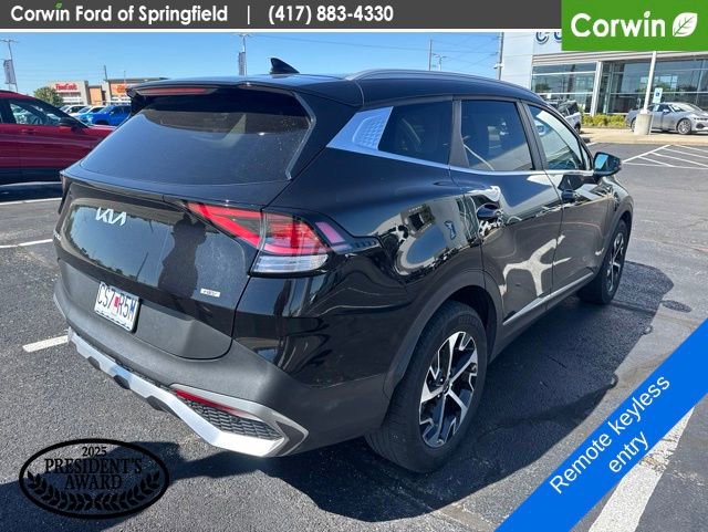 Used 2023 Kia Sportage EX AWD/4WD image 7