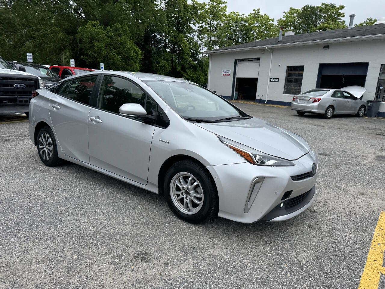 Used 2019 Toyota Prius LE AWD/4WD image 6