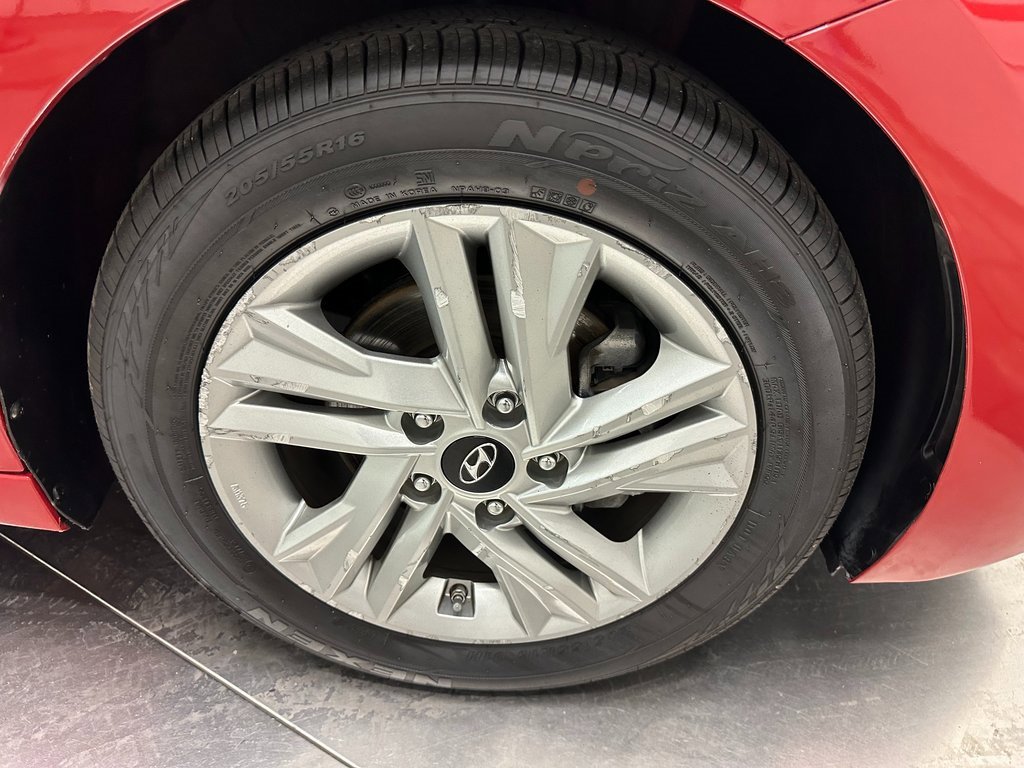 Used 2020 Hyundai Elantra SEL image 27