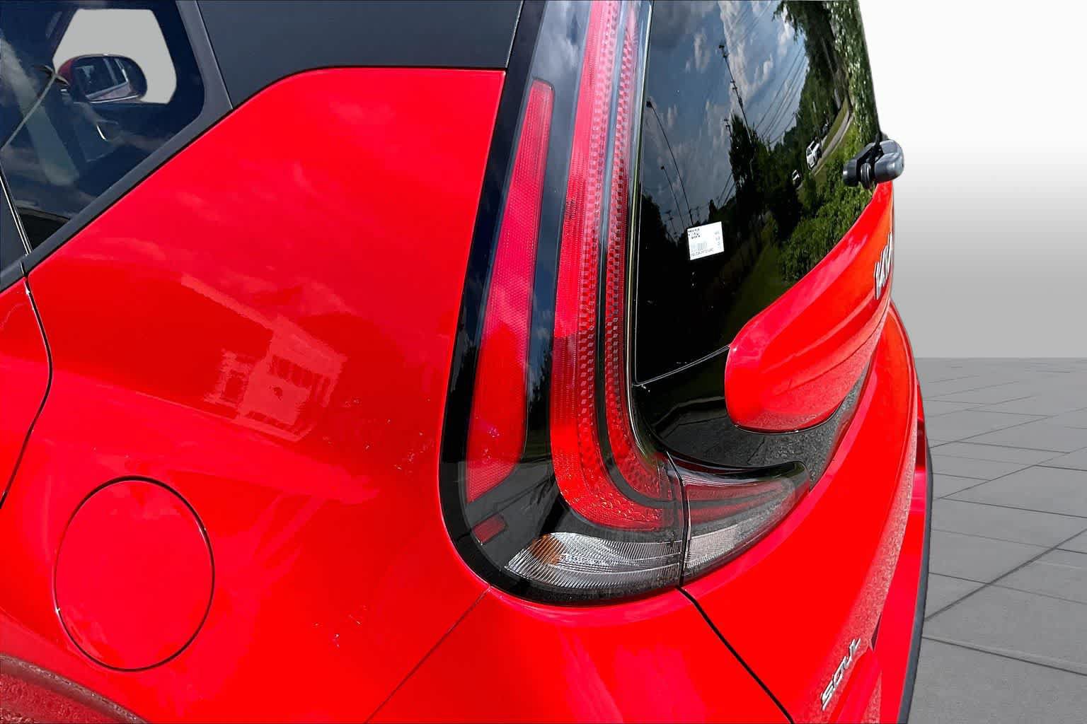 Used 2023 Kia Soul LX FWD image 28