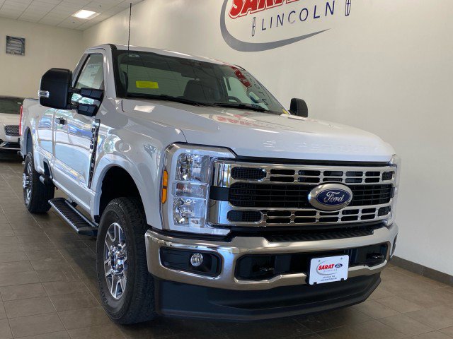 New 2025 Ford F350 XLT w/ FX4 Off-Road Package image 2