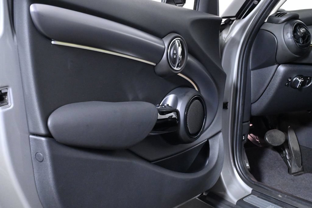 Certified 2024 MINI Cooper S FWD image 29