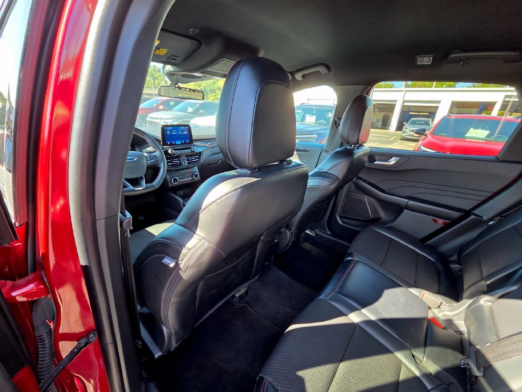 Used 2025 Ford Escape ST-Line Select AWD/4WD image 27