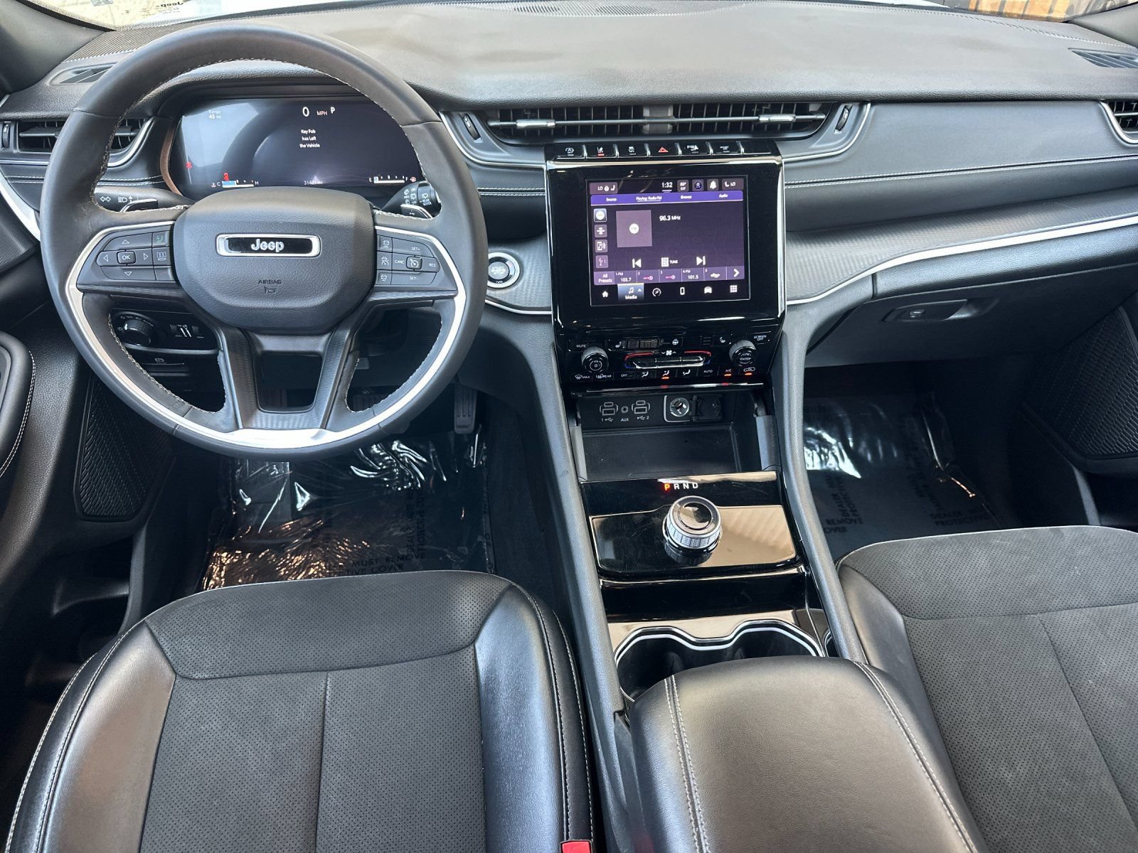 Used 2023 Jeep Grand Cherokee Altitude RWD image 15
