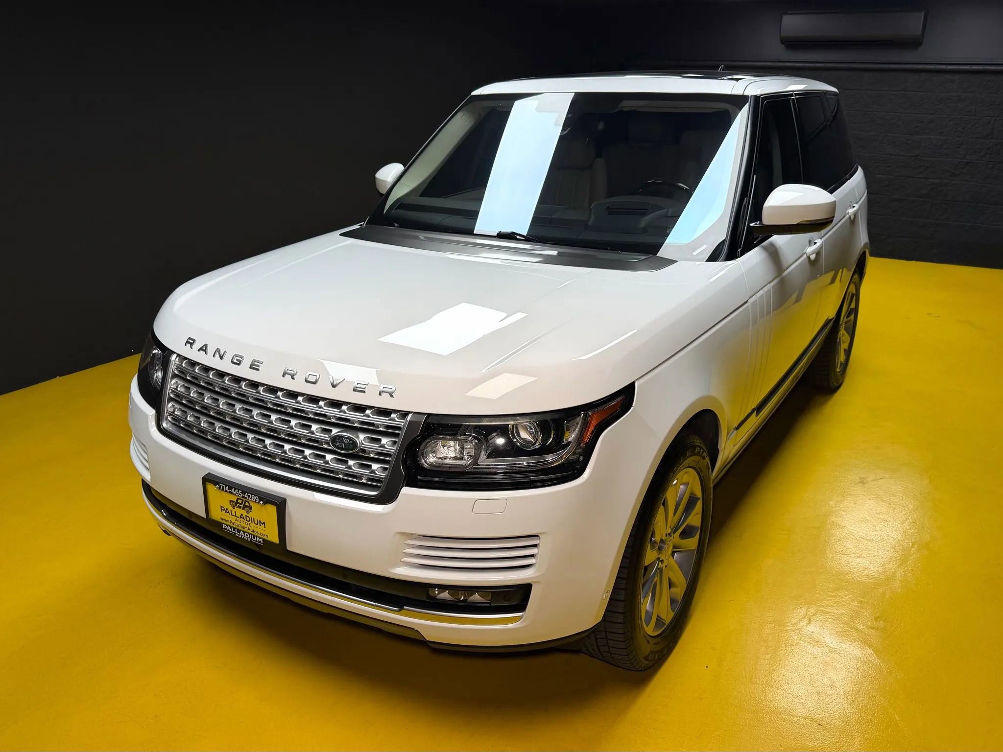 Used 2016 Land Rover Range Rover HSE image 60