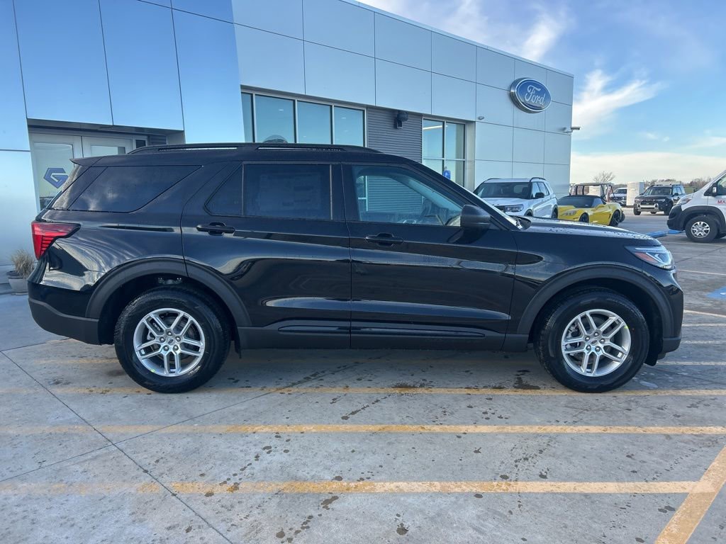 New 2026 Ford Explorer Active image 2