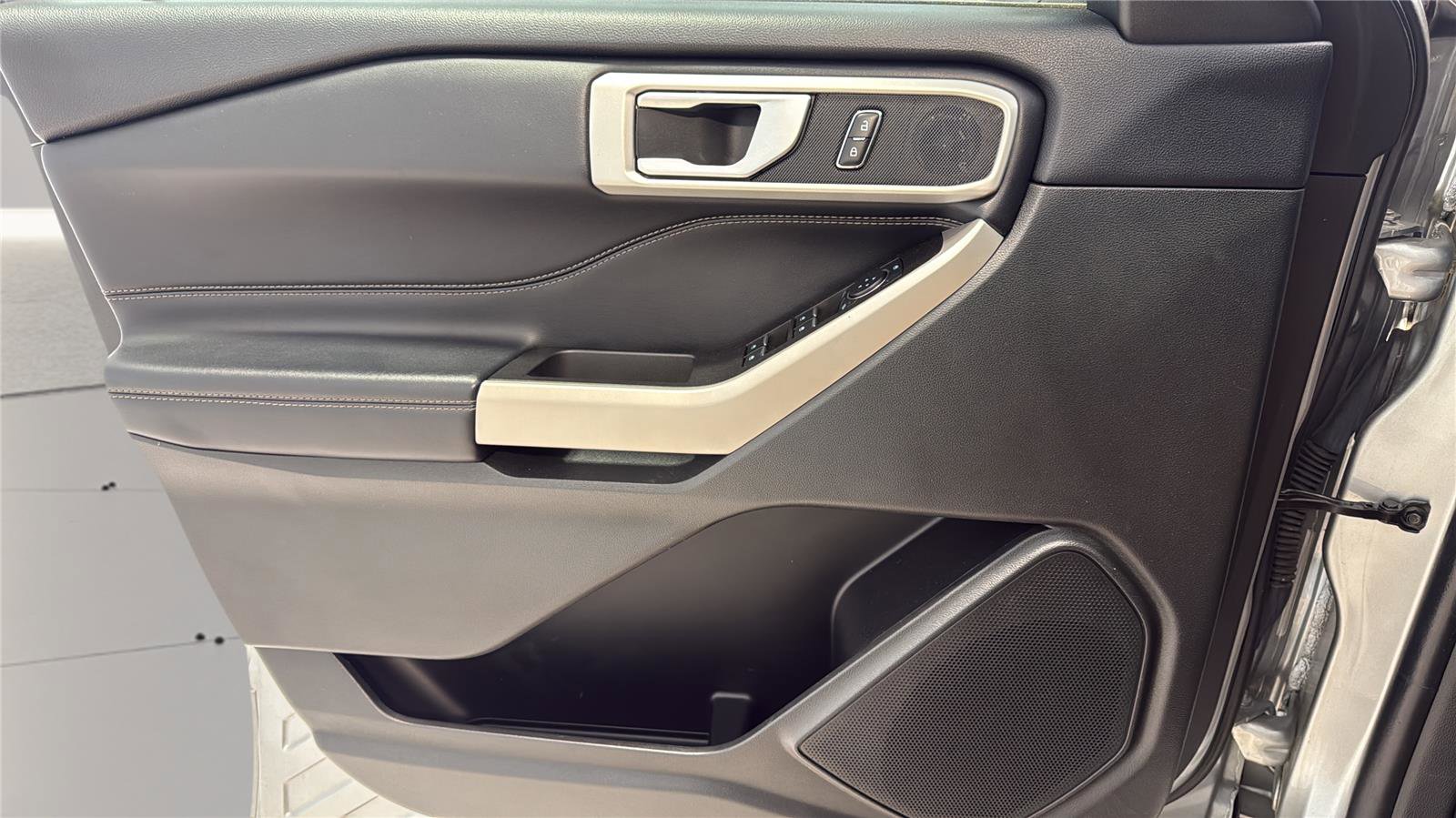 Used 2023 Ford Explorer XLT RWD image 20