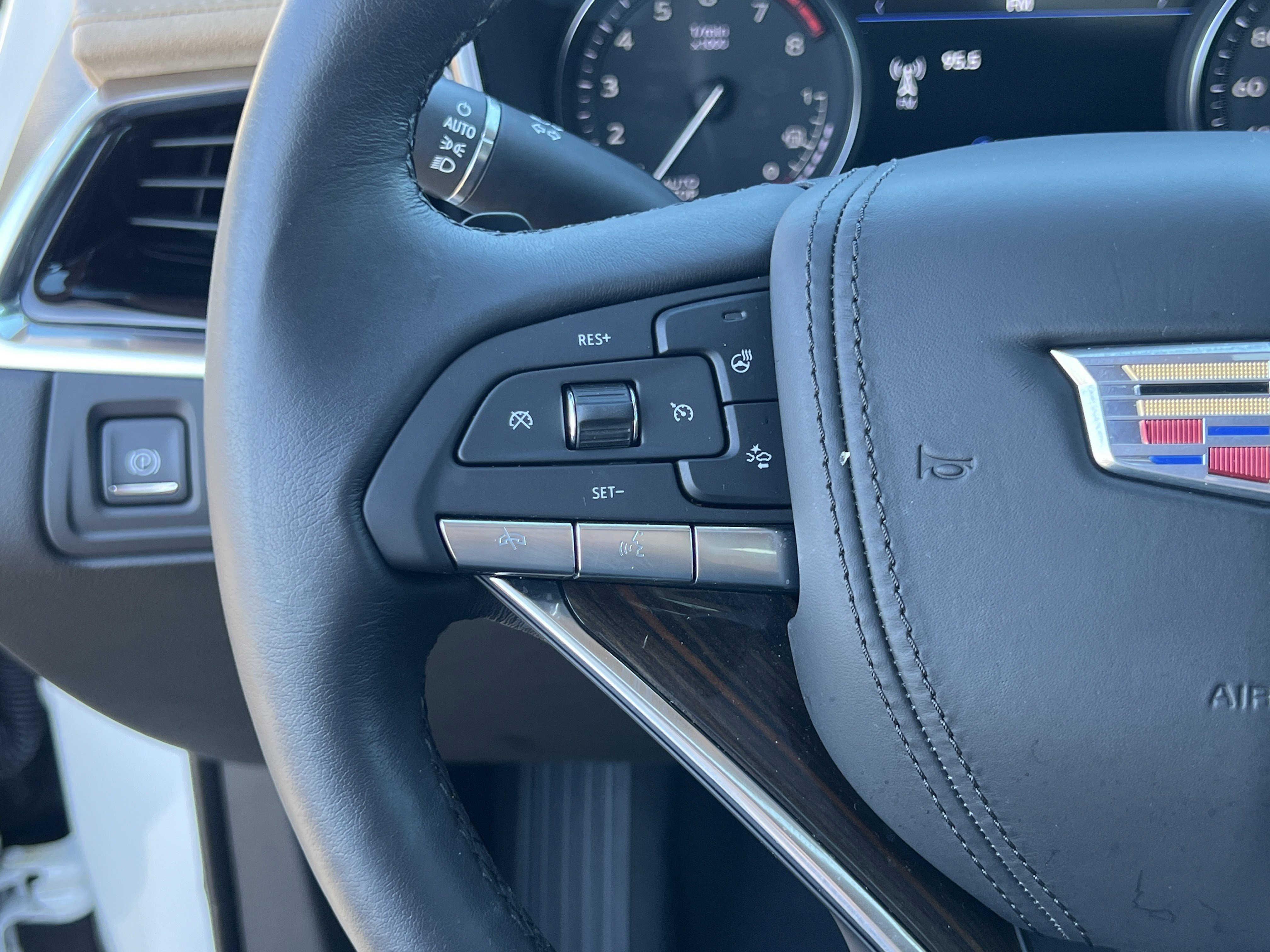 Used 2021 Cadillac XT6 Premium Luxury w/ Platinum Package image 17