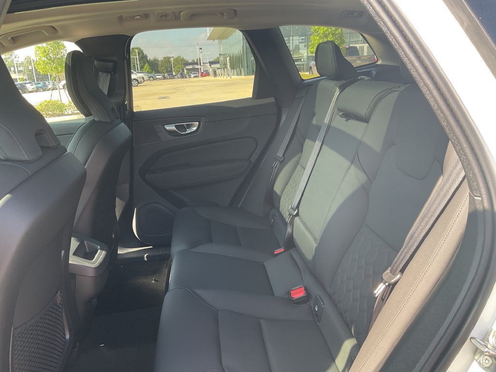 New 2027 Volvo XC60 B5 Core AWD/4WD image 14