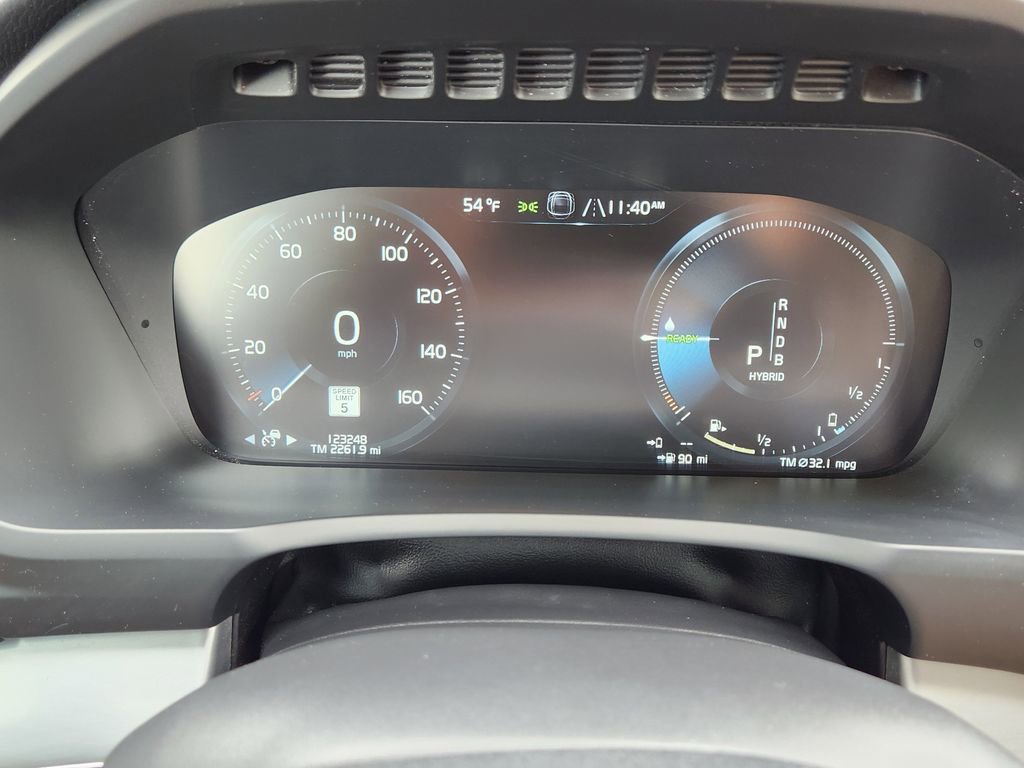 Used 2016 Volvo XC90 T8 Momentum w/ Vision Package AWD/4WD image 7