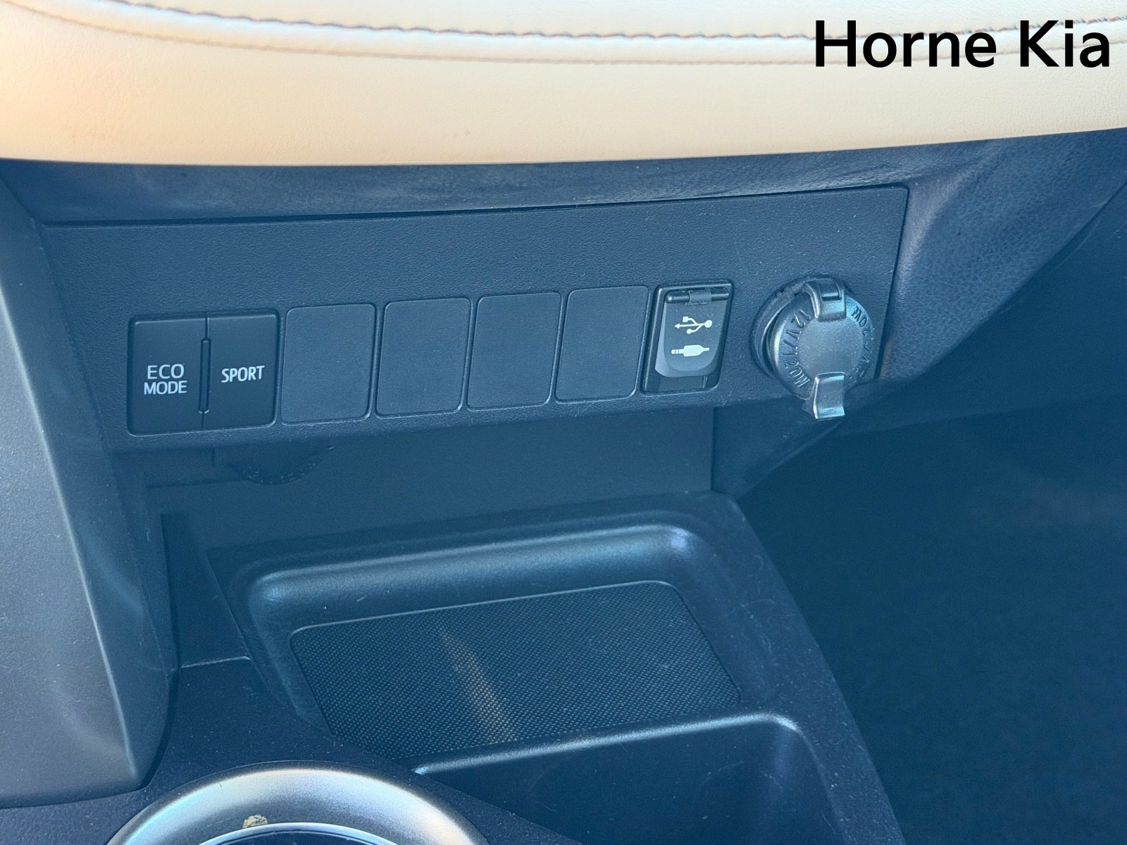 Used 2014 Toyota RAV4 XLE FWD image 28