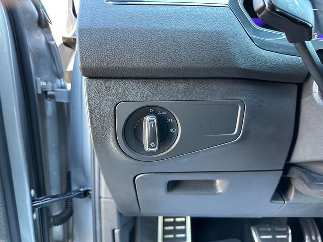 Used 2023 Volkswagen Tiguan SE R-Line image 22