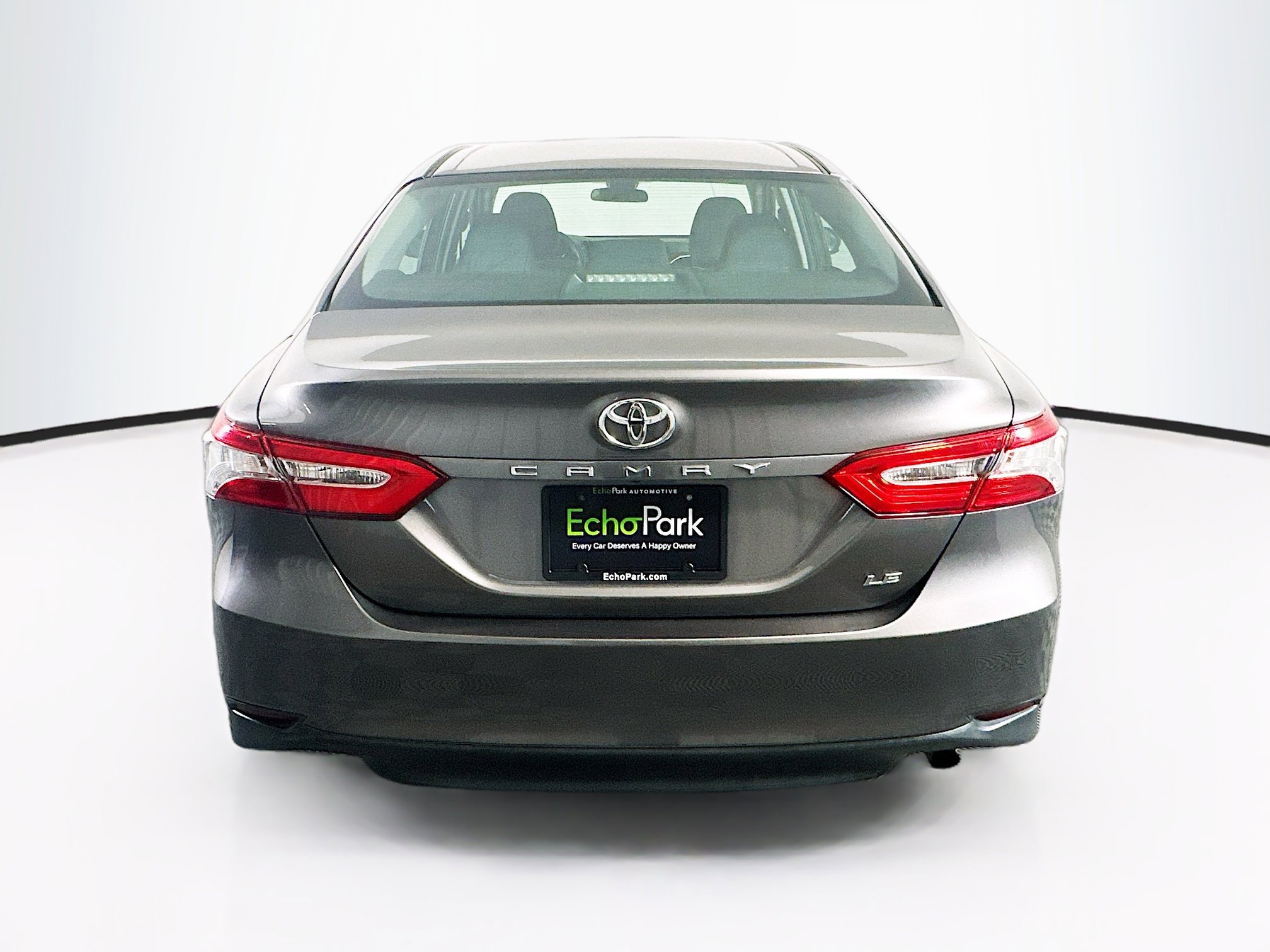 Used 2018 Toyota Camry LE image 7