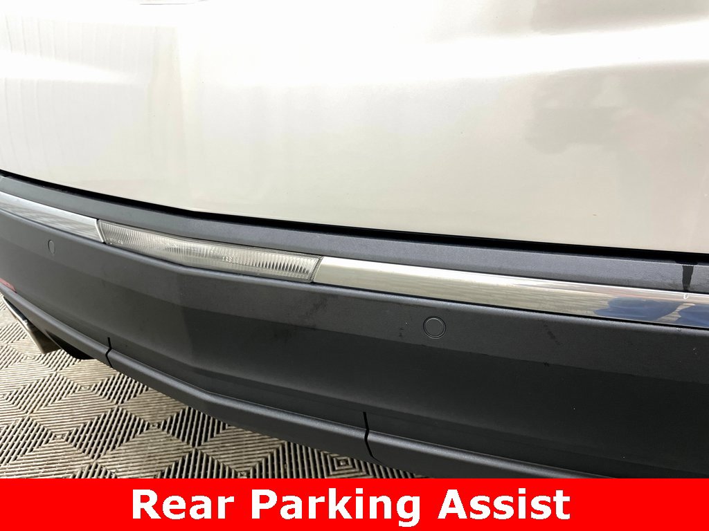 Used 2017 Cadillac XT5 Luxury w/ Driver Awareness Package image 18