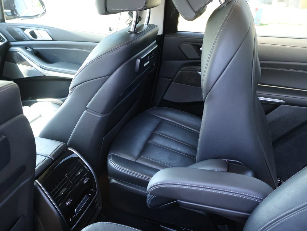 Used 2021 BMW X7 xDrive40i w/ Premium Package AWD/4WD image 17