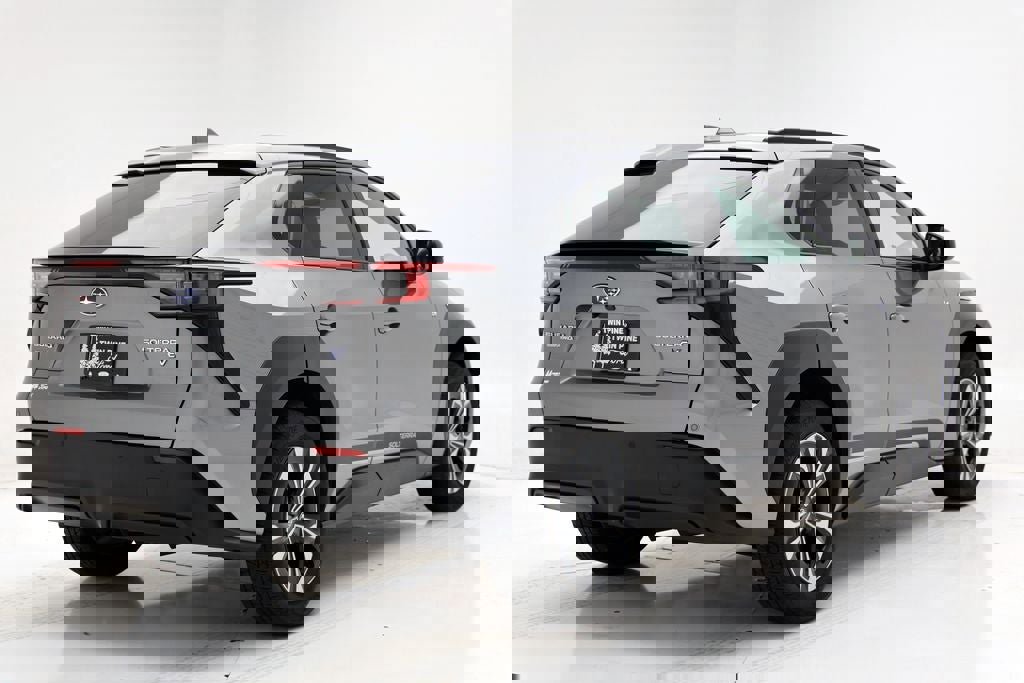 Used 2024 Subaru Solterra Premium image 8