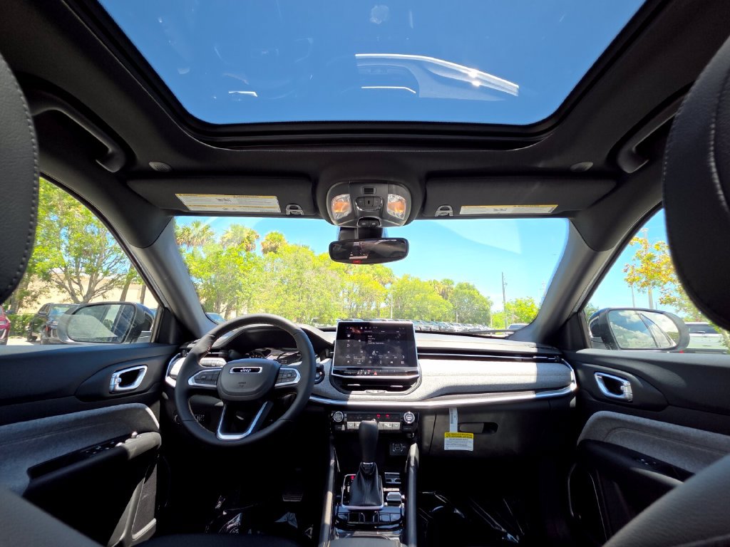 New 2026 Jeep Compass Latitude AWD/4WD image 24