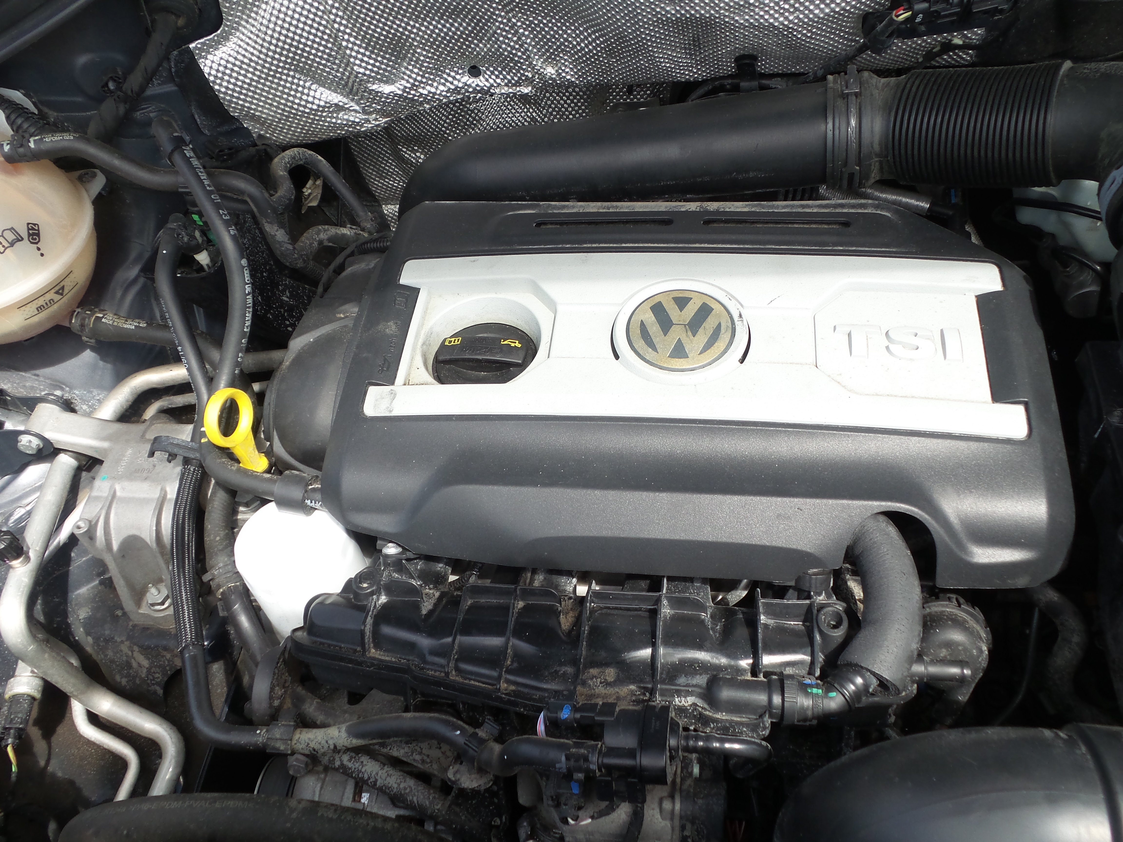 Used 2015 Volkswagen Tiguan SEL FWD image 28