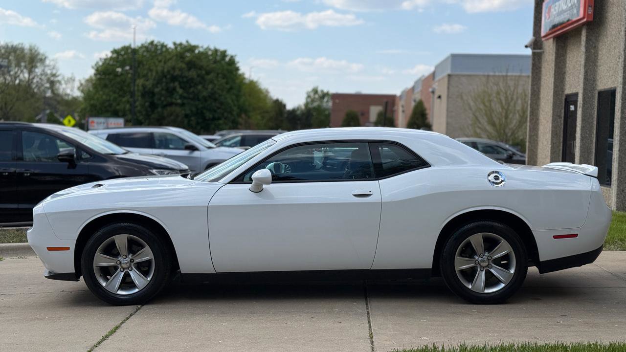 Used 2020 Dodge Challenger SXT RWD image 3