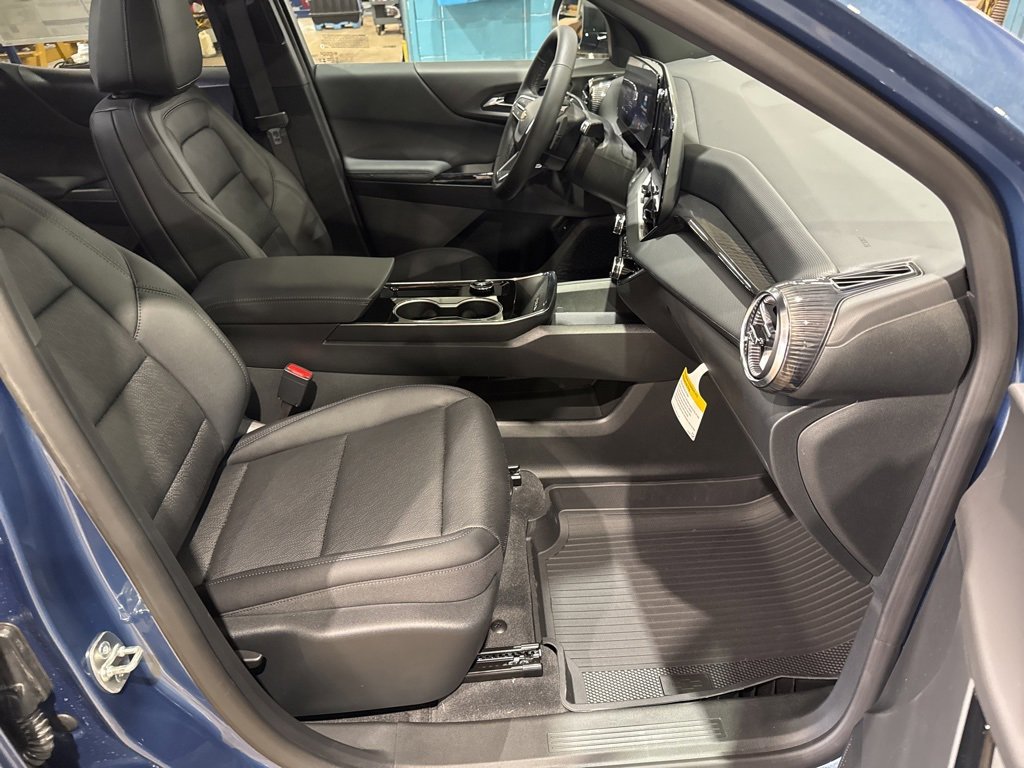 New 2026 Chevrolet Equinox LT w/ Convenience Package II image 41