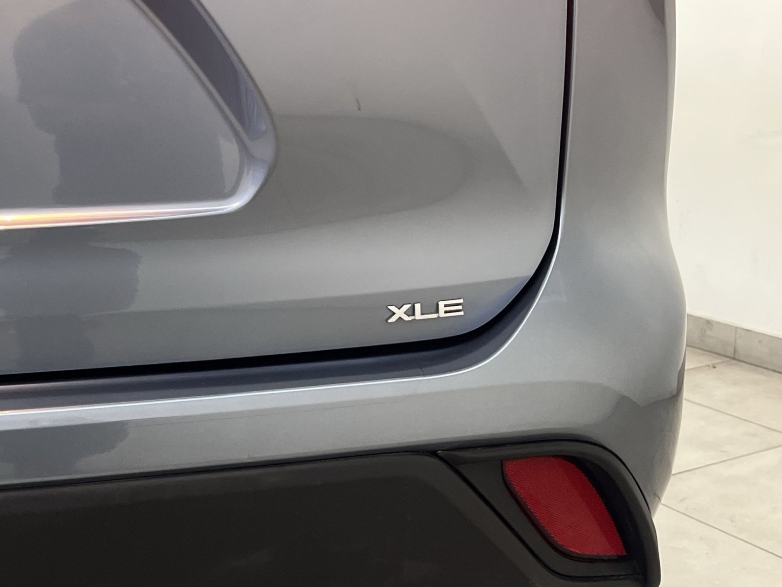 Used 2022 Toyota Highlander XLE FWD image 30