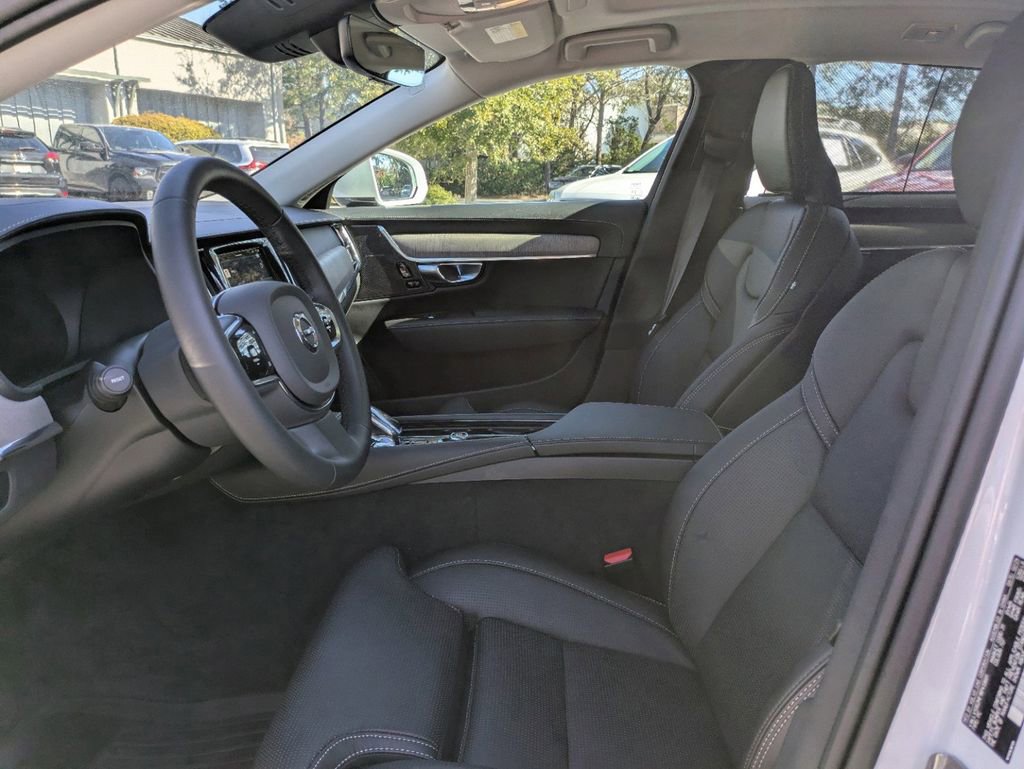 New 2024 Volvo S90 B6 Ultimate w/ Protection Package Premier image 17