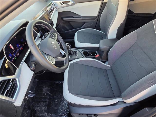 New 2026 Volkswagen Taos SE FWD image 4