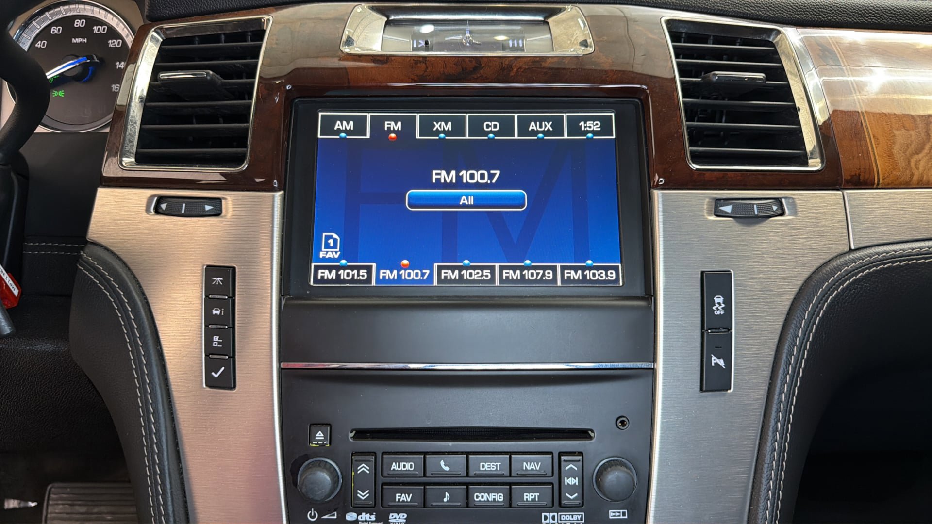 Used 2013 Cadillac Escalade Platinum image 24