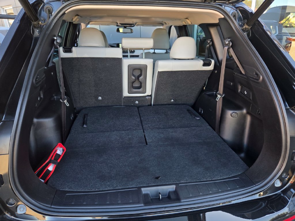 Used 2023 Mitsubishi Outlander SEL FWD image 39
