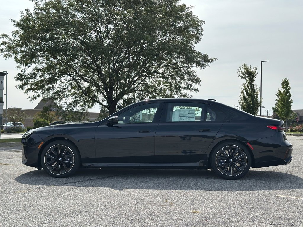 New 2026 BMW 760i xDrive w/ Executive Package image 4