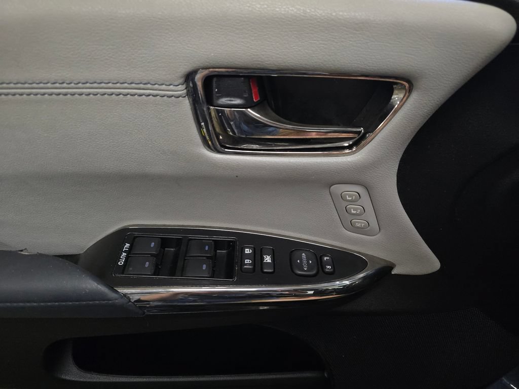 Used 2014 Toyota Avalon Limited FWD image 26